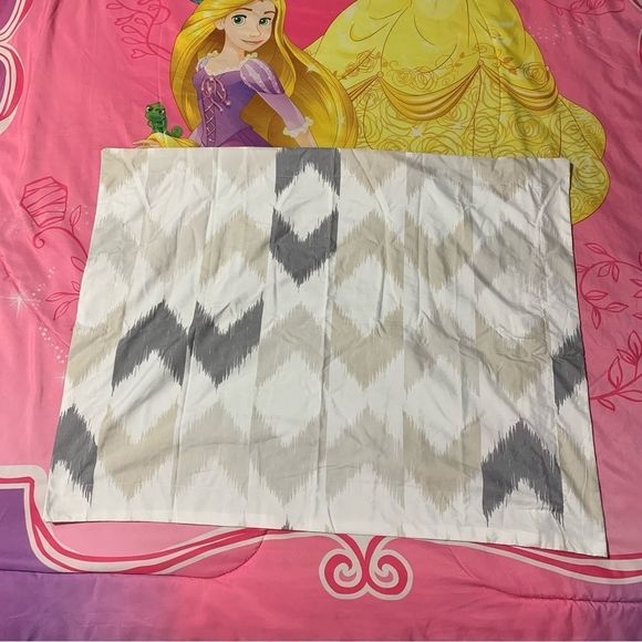 NEW Nordstrom pillow cover queen size - Picture 1 of 2